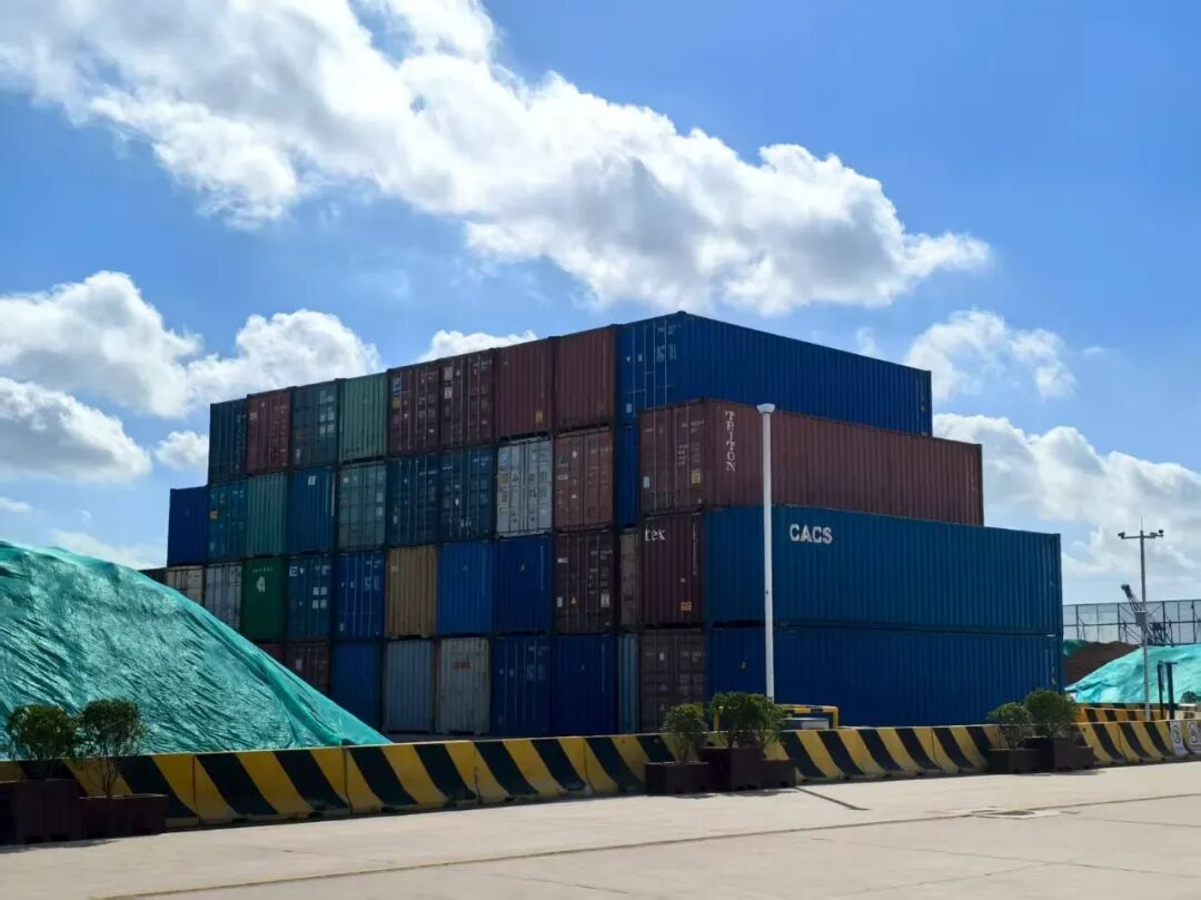 百日攻堅(jiān)丨3962TEU！鹽城中歐（亞）接續(xù)班列提前完成年度發(fā)運(yùn)目標(biāo)，國內(nèi)貨物運(yùn)輸代理再創(chuàng)佳績